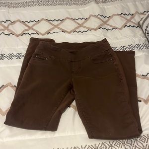 Jag pull on brown jeans